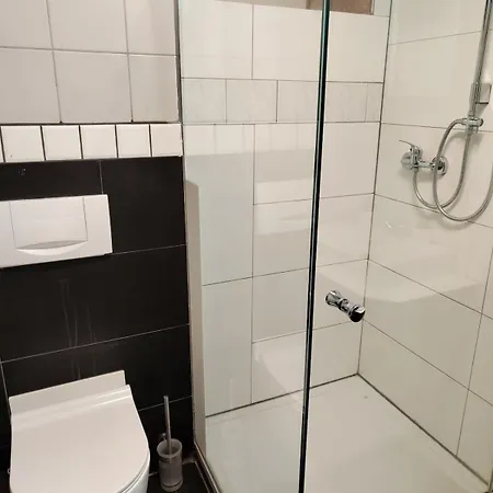 Apartmán Gemuetliches 2 Bettzimmer Mit Gemeinschaftsbad Und Kleiner Kueche
